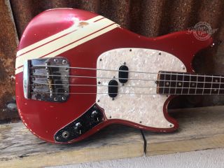 Fender Mustang Bass 1968 Competition Red