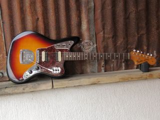  	Fender Jaguar Classic Player Special HH 2009 3-Tone Sunburst