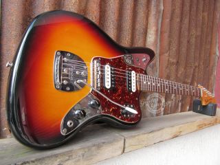  	Fender Jaguar Classic Player Special HH 2009 3-Tone Sunburst